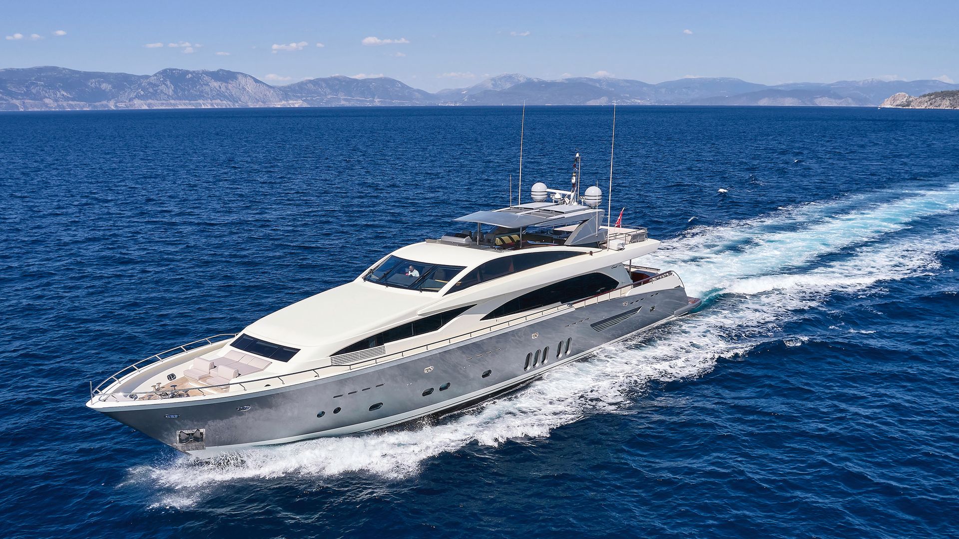 APMONIA yacht for charter (Couach Yachts, 36.8m, 2008)